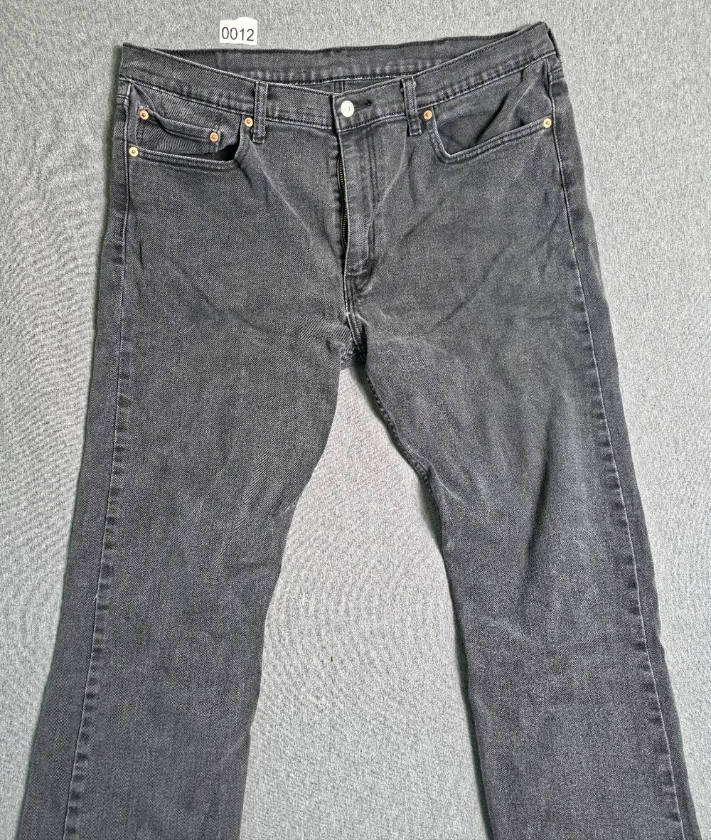 Men's Black Straight-Leg Jeans Levis 502 Straight.